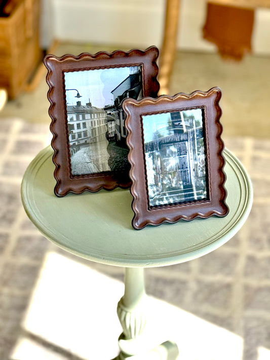 Scalloped Photo Frame - Medium